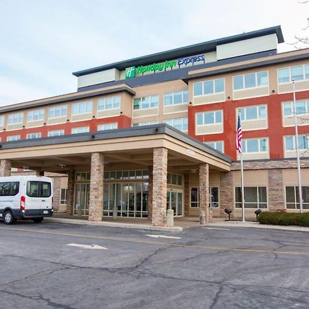 Holiday Inn Express Columbus Airport Easton Экстерьер фото