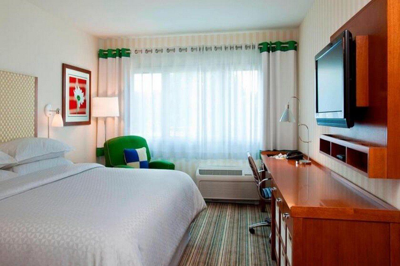 Holiday Inn Express Columbus Airport Easton Экстерьер фото