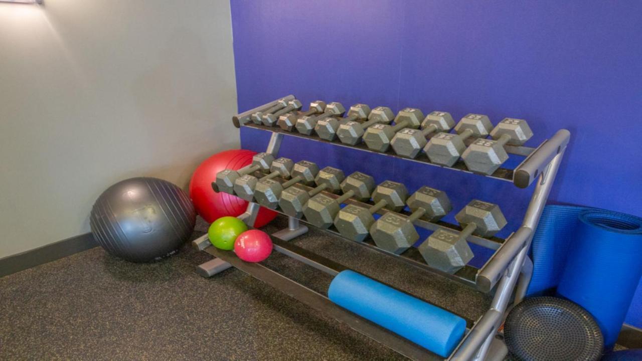 Holiday Inn Express Columbus Airport Easton Экстерьер фото