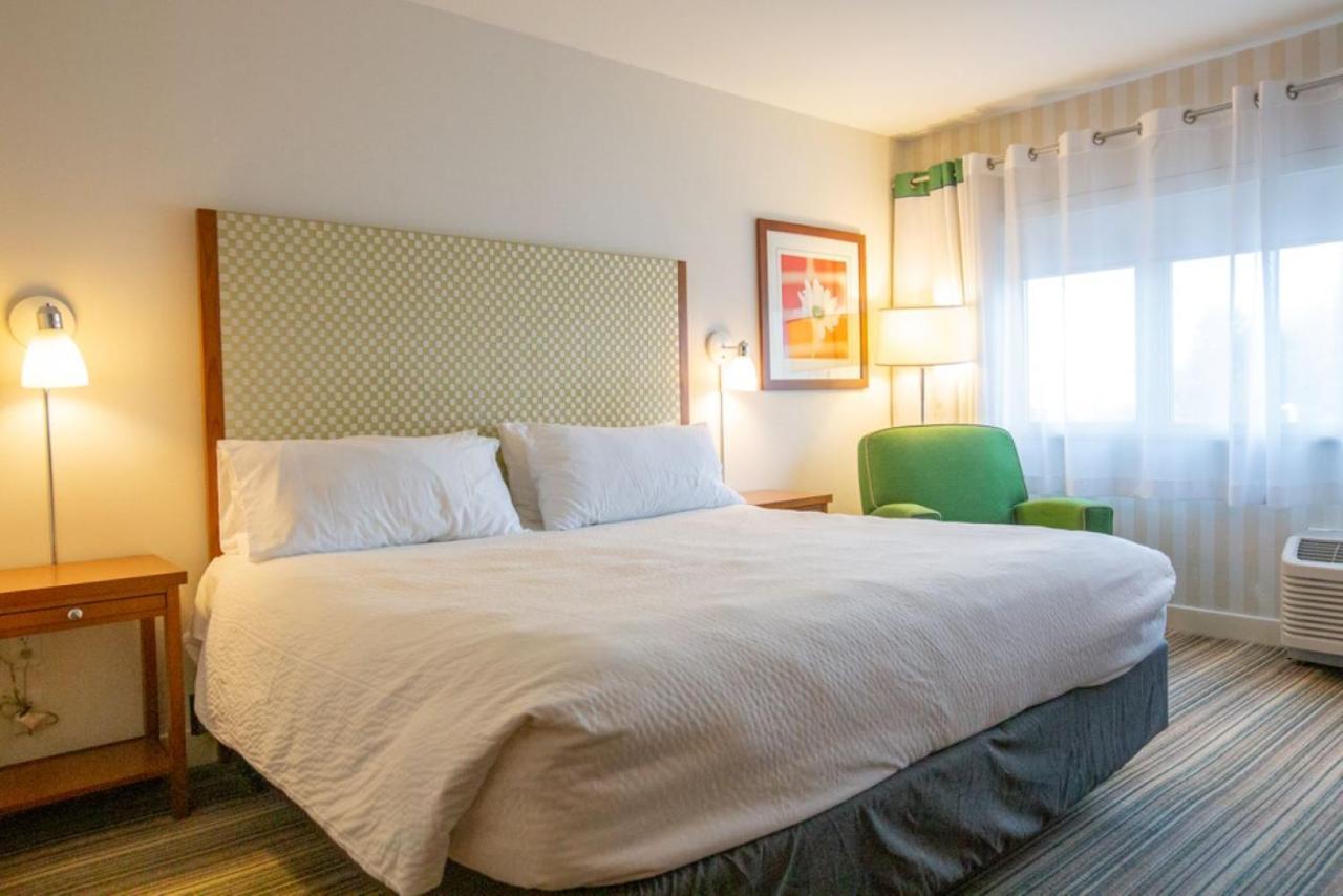 Holiday Inn Express Columbus Airport Easton Экстерьер фото